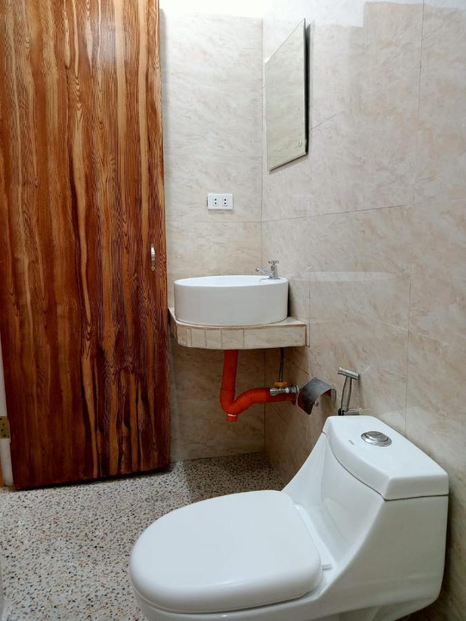 __Aplaridel Inn Suites__ Ángeles Exterior foto